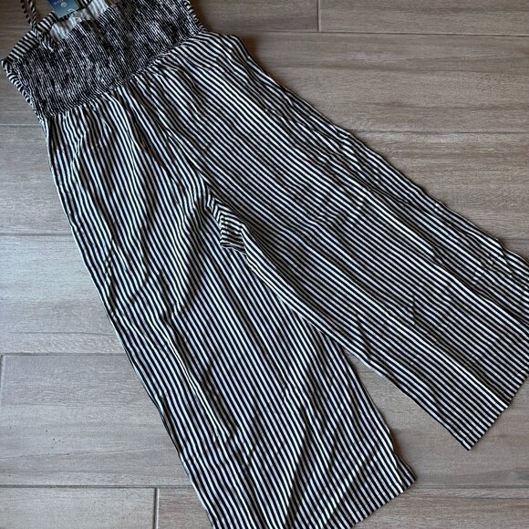 NWT Black & White Striped One-Piece Jumpsuit - XL - Picture 4 of 6